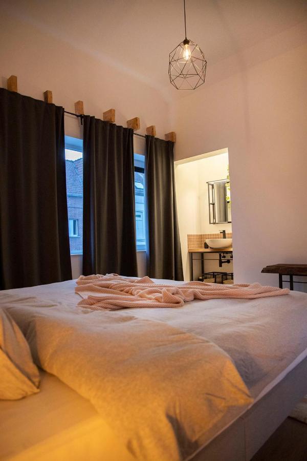Studio73, Guesthouse Met Sauna Kortrijk Bagian luar foto